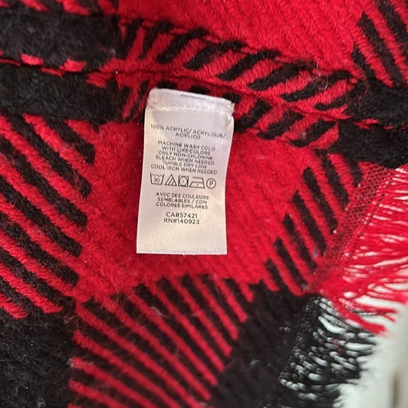 Loft size medium/large with sleeve openings. Needs some shaving done - Picture 5 of 6